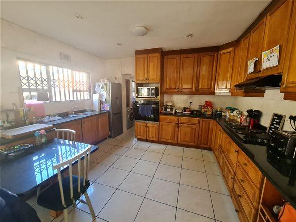 4 Bedroom Property for Sale in Sunningdale Western Cape